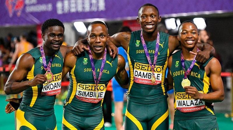 Gold medallists Bradley Nkoana (left), Akani Simbine (second left), Sinesipho Dambile (second right) and Bayanda Walaza (right) line up to pose for a photo with medals after winning the men's 4x100m relay final during the 2025 World Relays in Guangzhou.